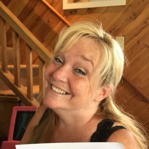 Meet your Posher, Leslie